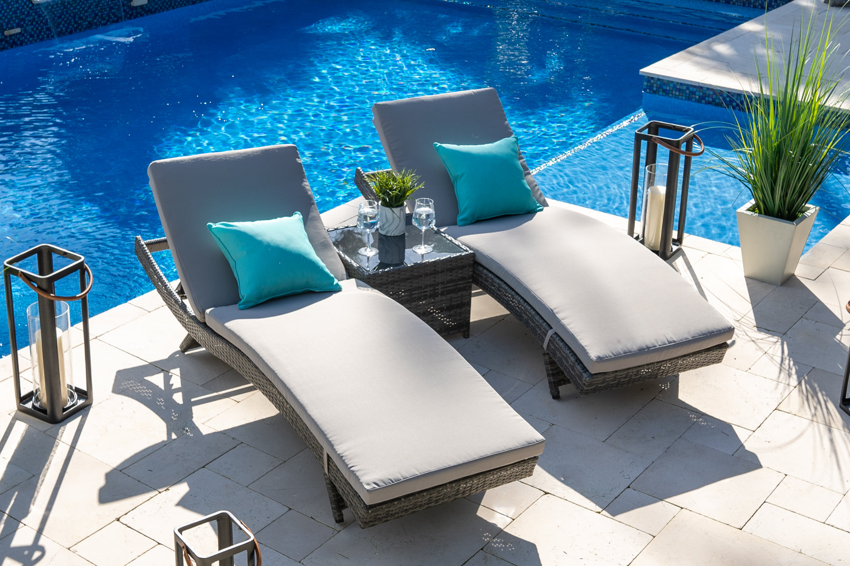 Bari 3 Piece Outdoor Chaise Lounge Set in Mixed Gray