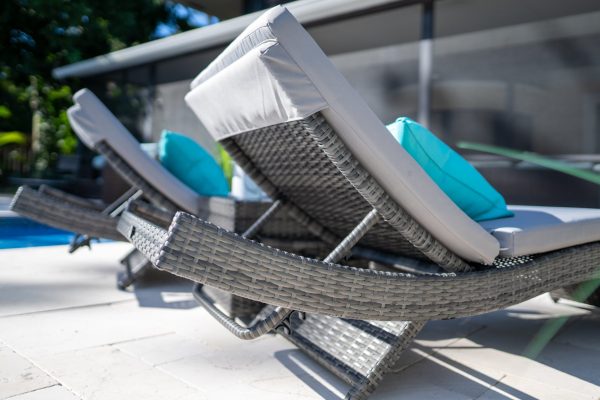 Bari 3 Piece Outdoor Chaise Lounge Set in Mixed Gray - Image 3